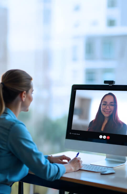 BridgePersonal Plataforma BridgePersonal que muestra un plan de aprendizaje de inglés personalizado y un horario de clases.