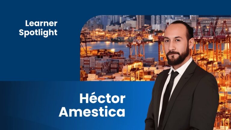 Héctor Amestica, learner de Bridge, en entorno portuario representando aprendizaje de inglés con flexibilidad para profesionales en contextos laborales exigentes.