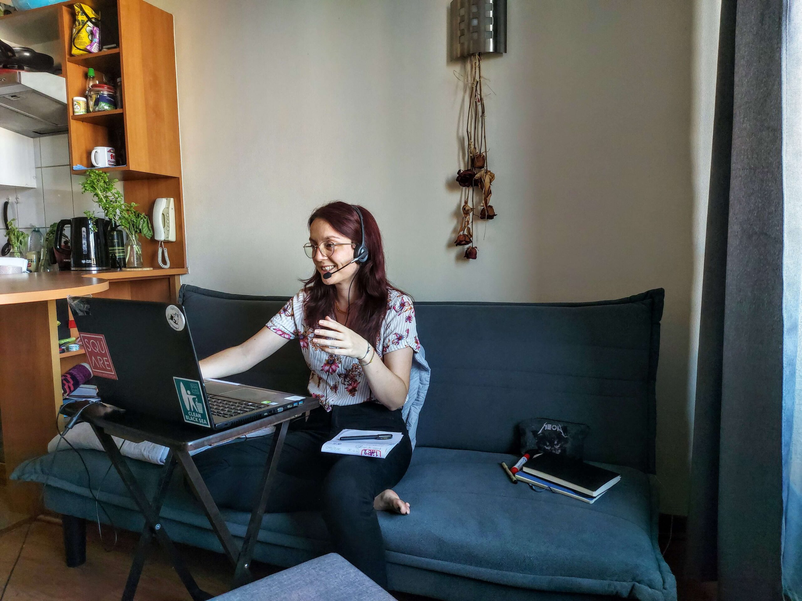 An image of English teacher Vesela teaching English online from her home