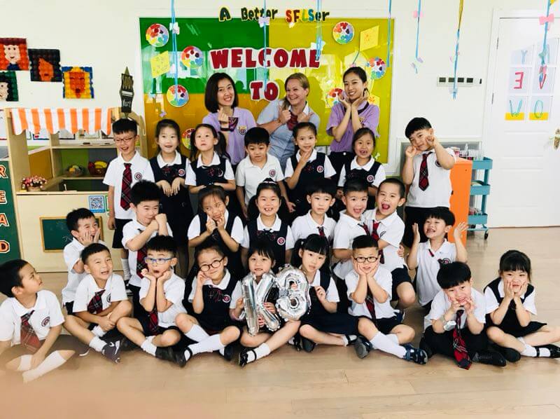 Jordan with her class of students in China