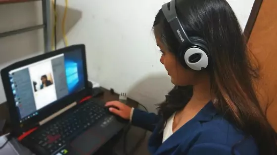 Krzl, teaching English online from Chile