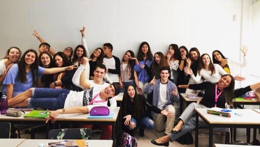 Natassia visiting a high school class in Lisbon 2