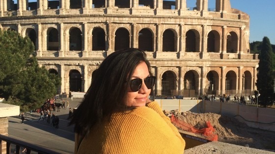 Mari, digital nomad teaching online in Italy