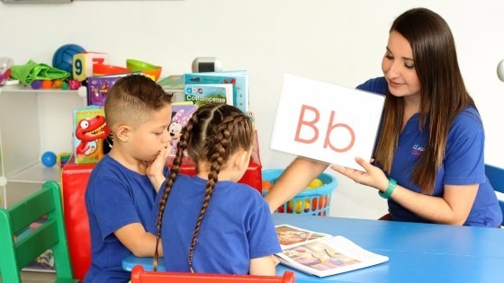 reading with kids in an ESL class