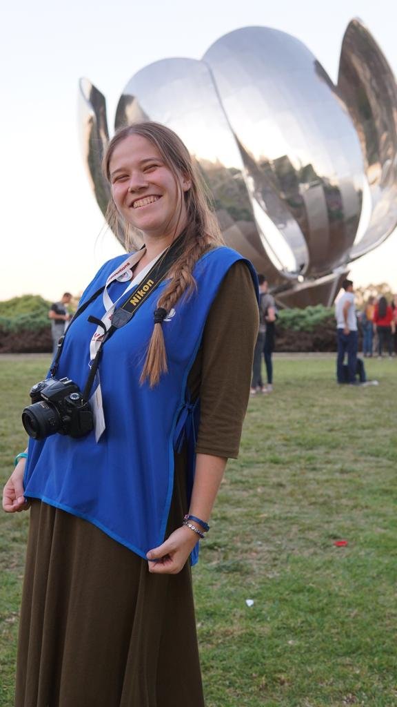 Lisa taking pictures at the Floralis, one of Buenos aires' most famous sites