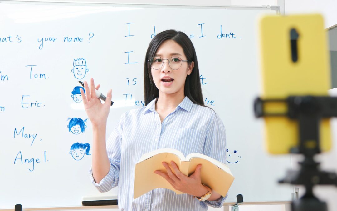 28 Best Digital Tools for Online English Teachers