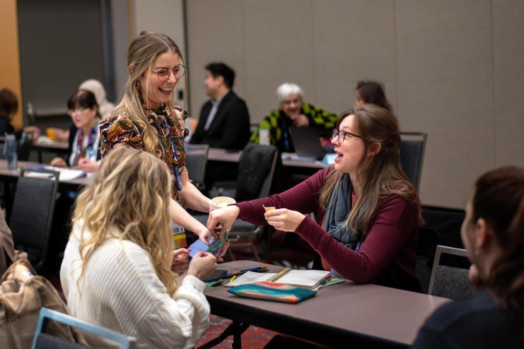 Shélynn Riel facilitating a workshop