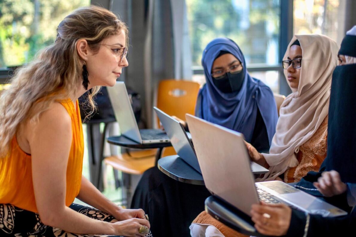 Shélynn Riel teaching in Bangladesh