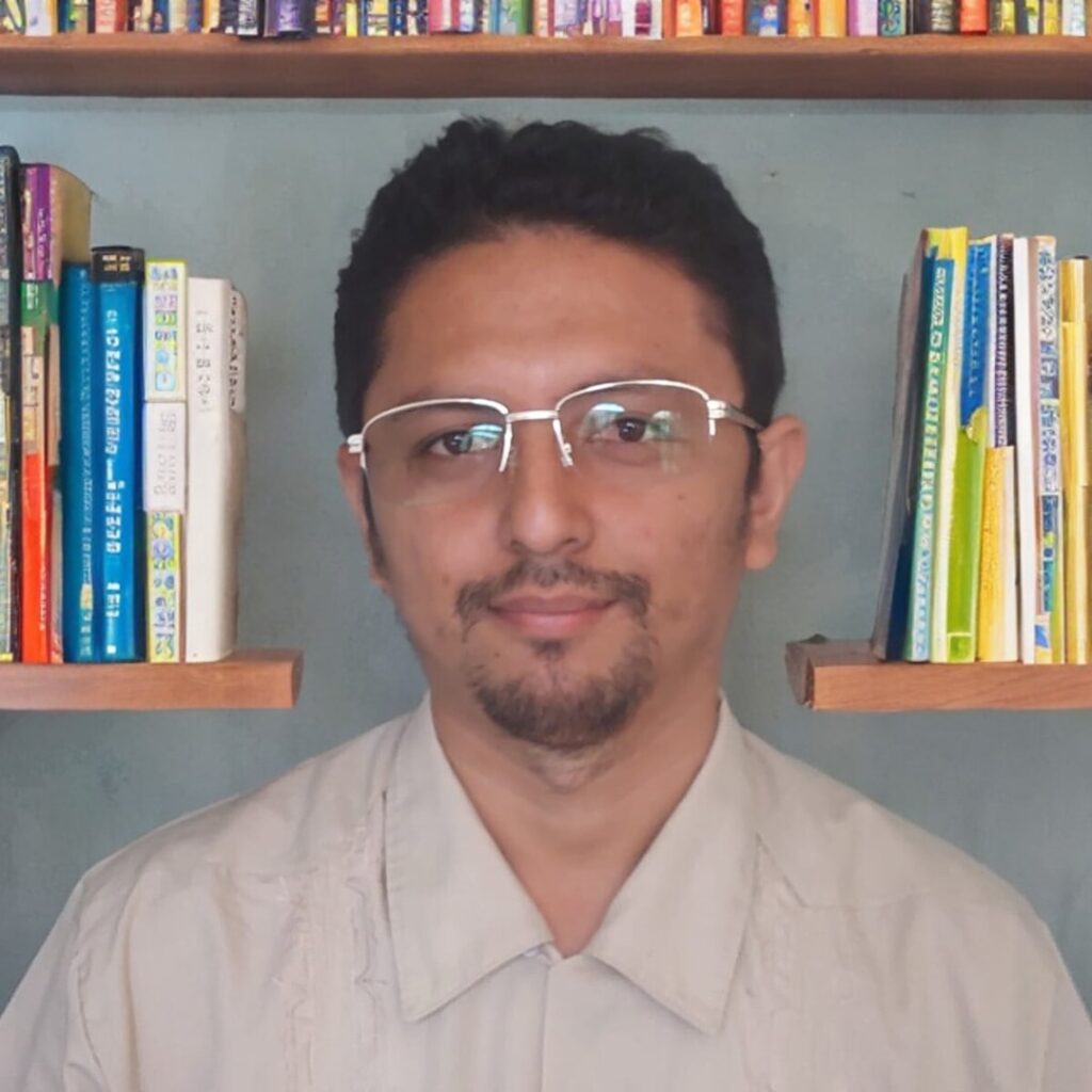 A headshot of Eddy Salgado, an English teacher and teacher trainer from Nicaragua