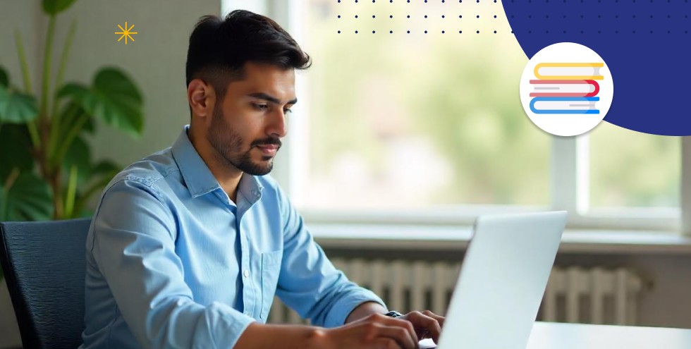 Hombre trabajando en su computadora portátil en un ambiente profesional, representando aprendizaje en línea y desarrollo profesional.