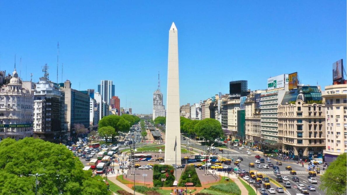 Picture of the obelisk on 9 de Julio Avenue, in Buenos Aires.