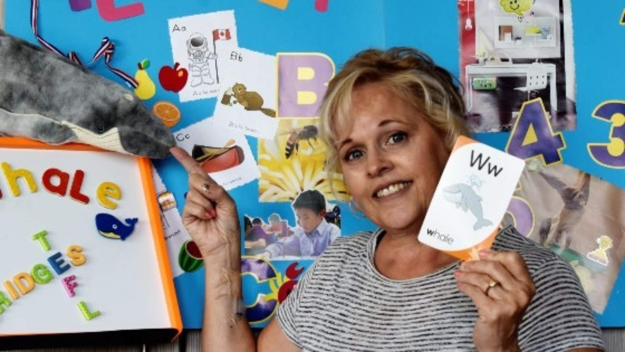 Teacher Sallie teaching young learners onine